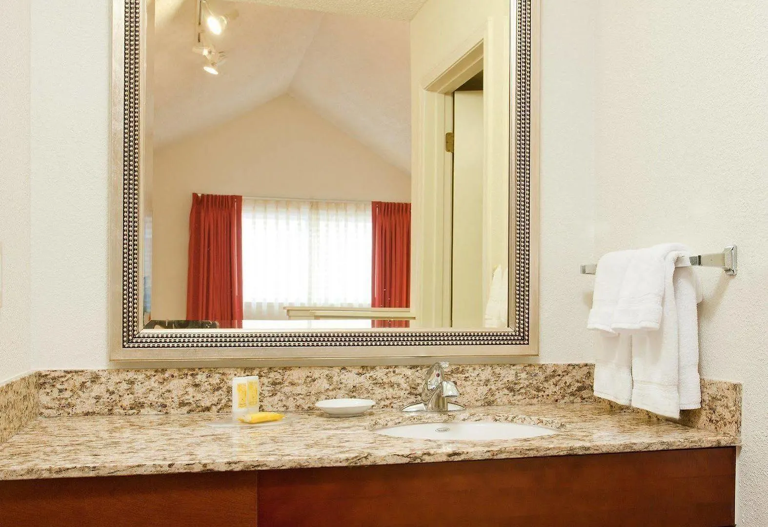Residence Inn By Marriott Las Vegas Convention Center 3*,